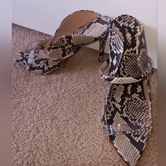 Open toe Pump - Picture 5 of 6